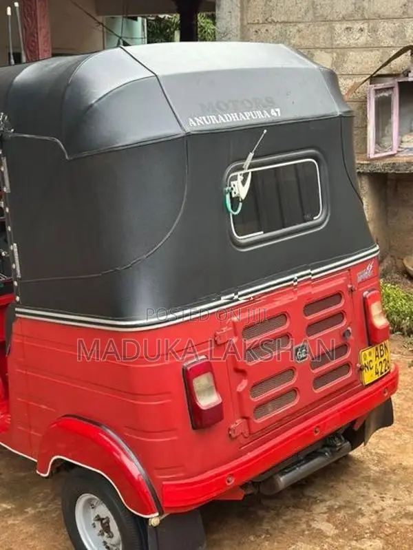 Bajaj RE 2016