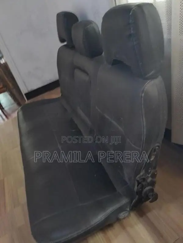 Land Rover Defender Seats