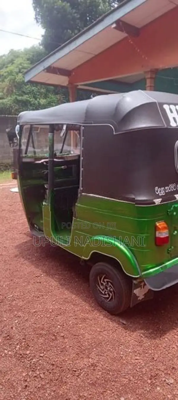 Bajaj RE 2 stroke 2023