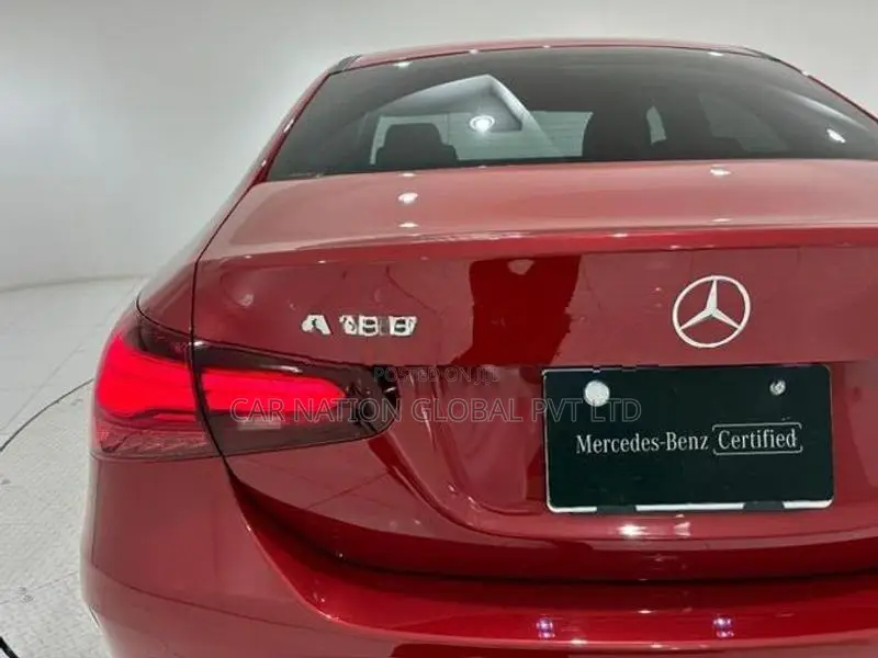 Mercedes Benz A180 Sedan AMG Line 2025