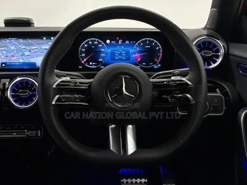 Mercedes Benz A180 Sedan AMG Line 2025
