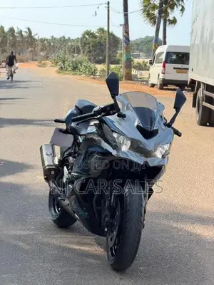Kawasaki Ninja 250 ZX 25r SE 2024