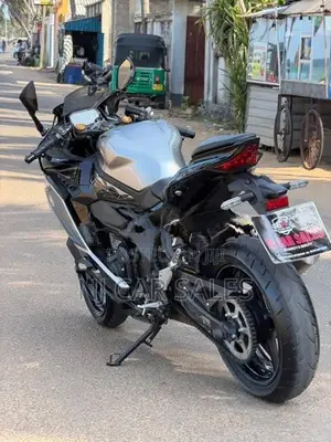 Kawasaki Ninja 250 ZX 25r SE 2024
