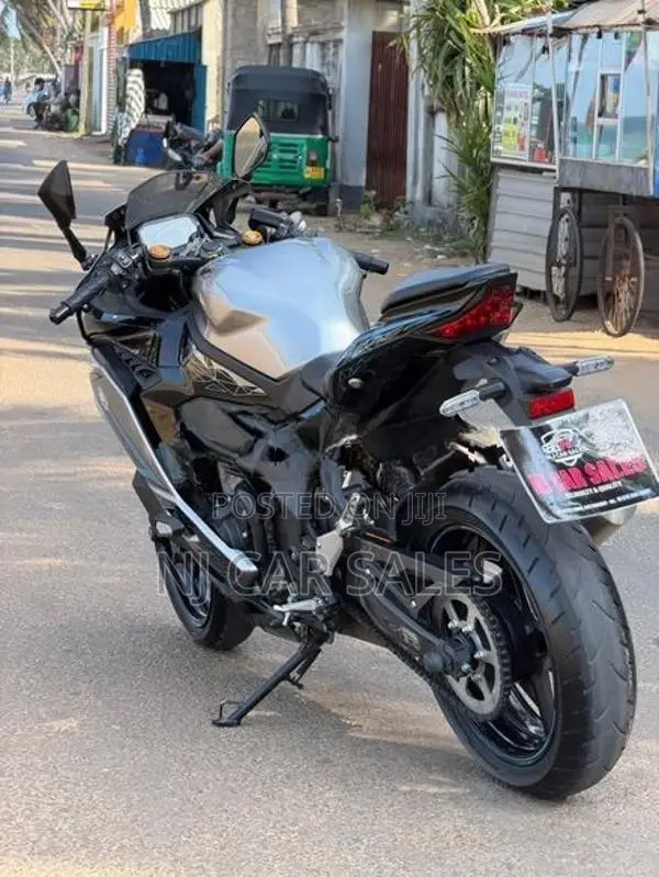 Kawasaki Ninja 250 ZX 25r SE 2024