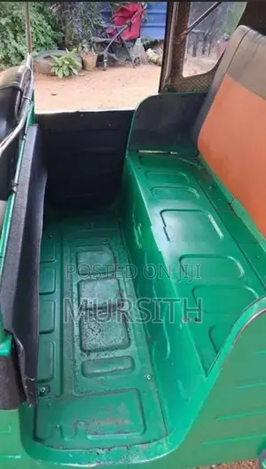 Bajaj RE 2015