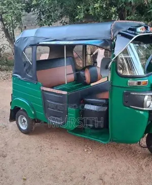Bajaj RE 2015