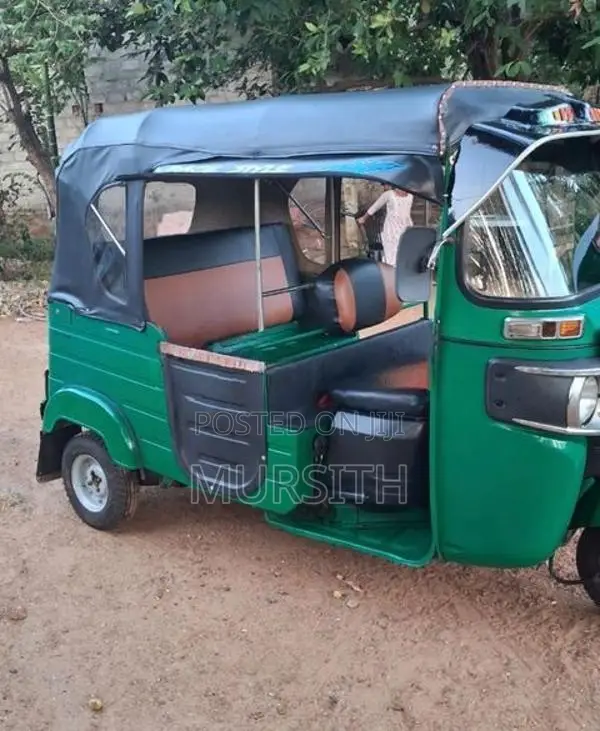 Bajaj RE 2015