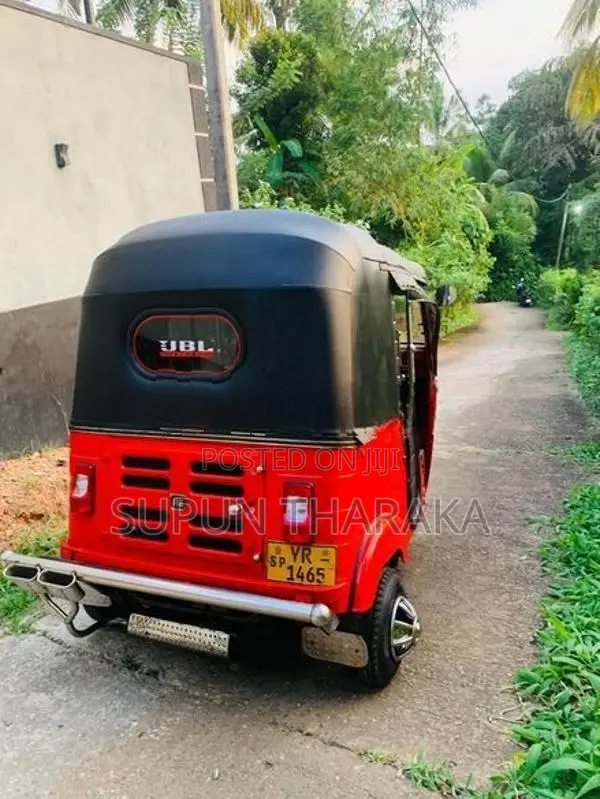 Bajaj RE 2011