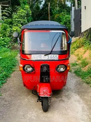 Bajaj RE 2011