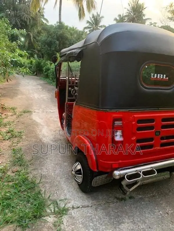 Bajaj RE 2011