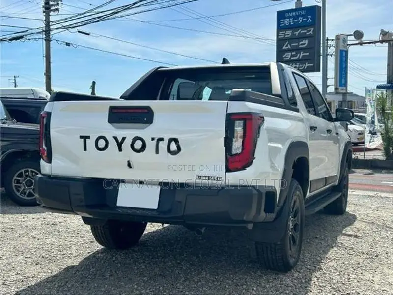 Toyota Hilux Z "Adventure" 4WD 2026