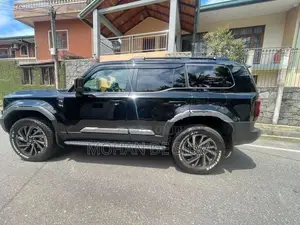 Toyota Land Cruiser 250 VX 2025