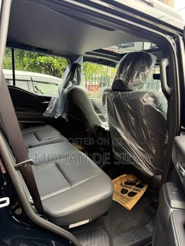 Toyota Land Cruiser 250 VX 2025