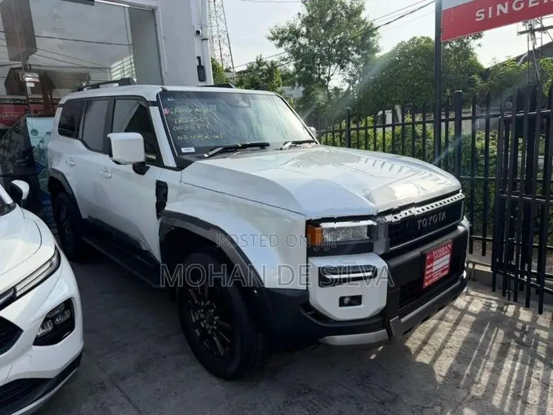Toyota Land Cruiser VX 2026