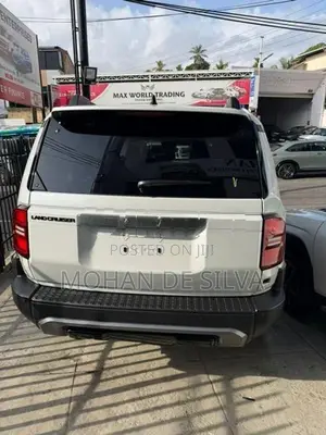 Toyota Land Cruiser VX 2026