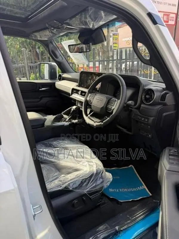 Toyota Land Cruiser VX 2026