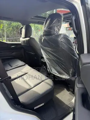 Toyota Land Cruiser VX 2026