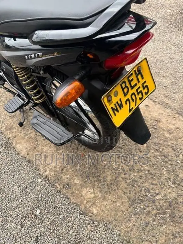 Bajaj Platina 100 2016