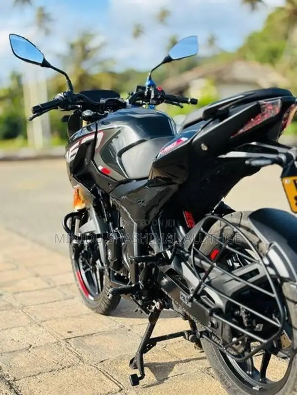 Bajaj Pulsar N160 2025