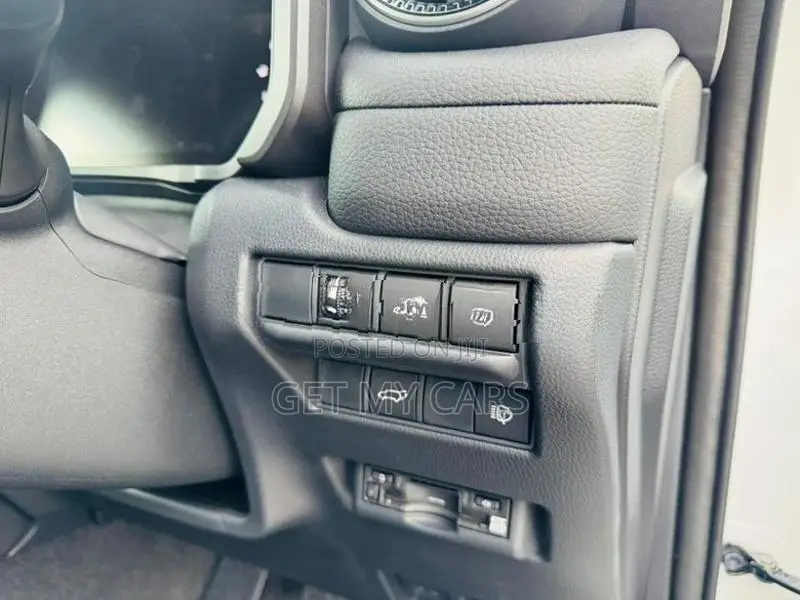 Toyota Land Cruiser Prado 250 VX 2026