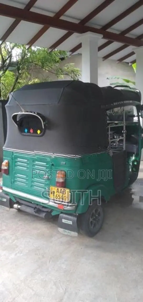 Bajaj RE 2012