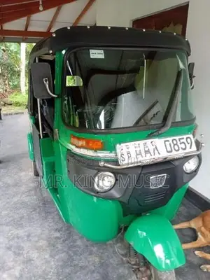 Bajaj RE Three Wheeler 2017