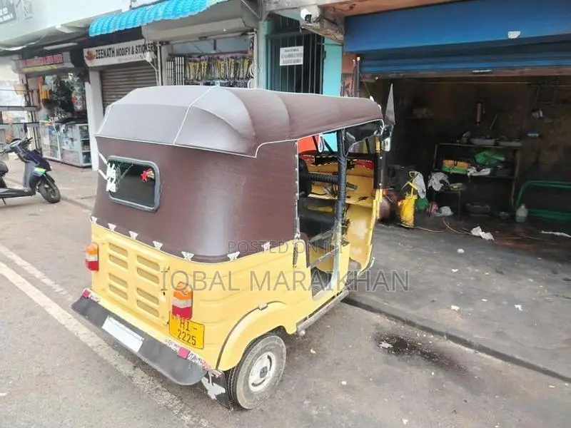Bajaj RE 2003