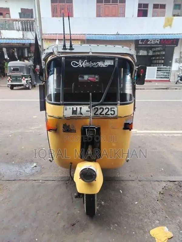 Bajaj RE 2003