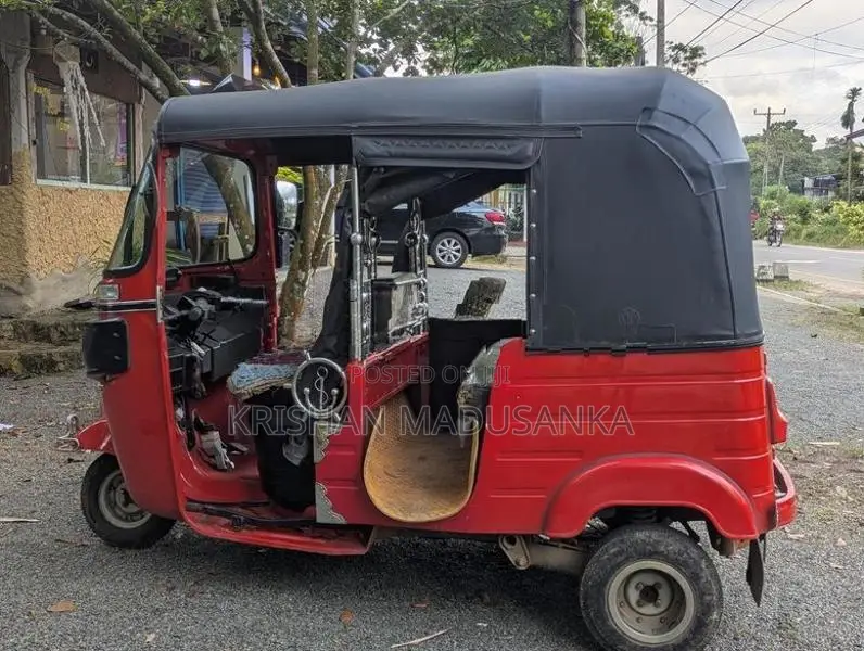 Bajaj RE 2014