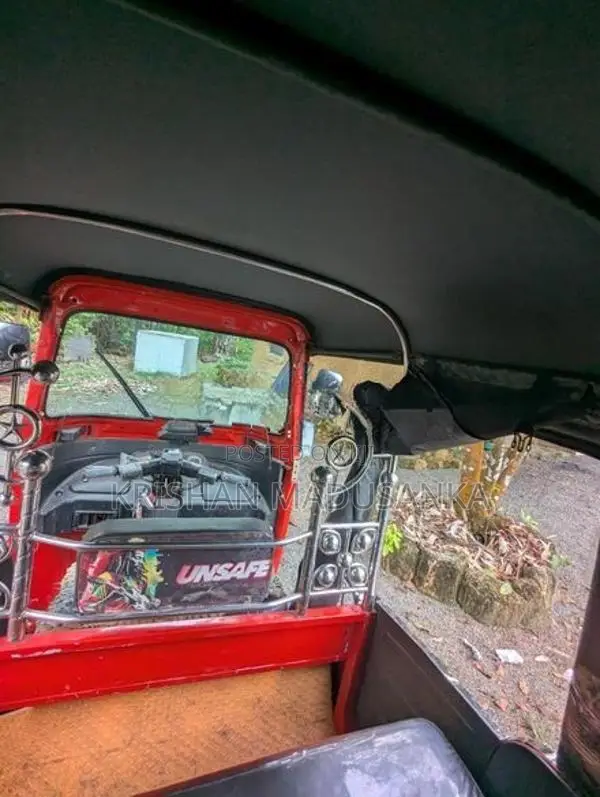 Bajaj RE 2014