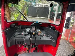 Bajaj RE ABA 2015