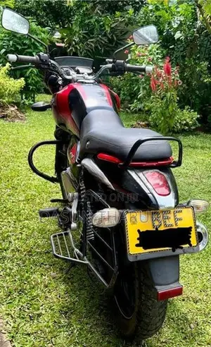 Bajaj V15 2016