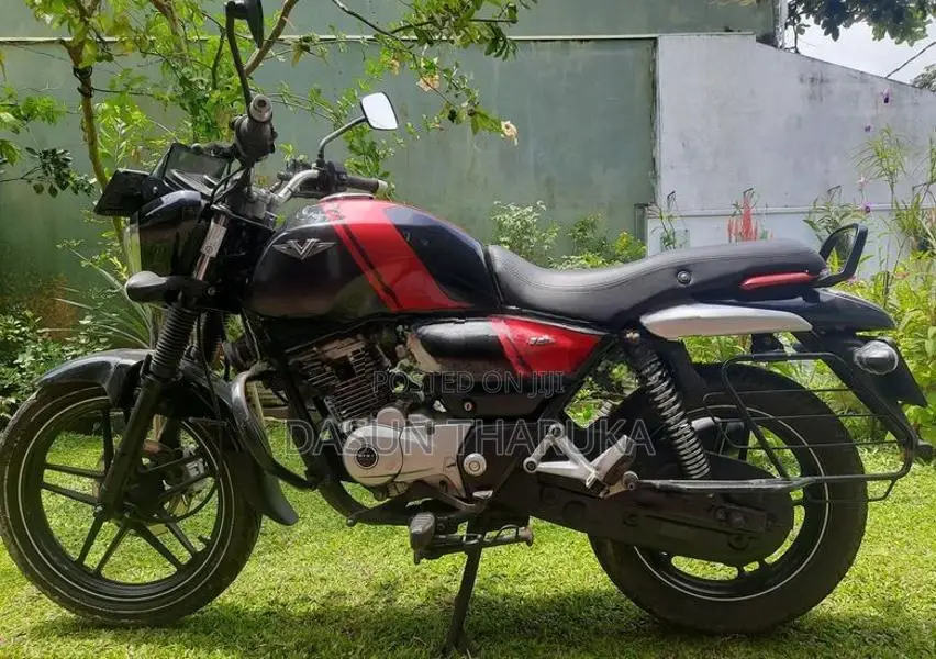 Bajaj V15 2016