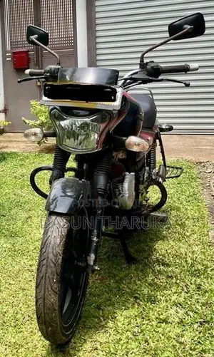 Bajaj V15 2016