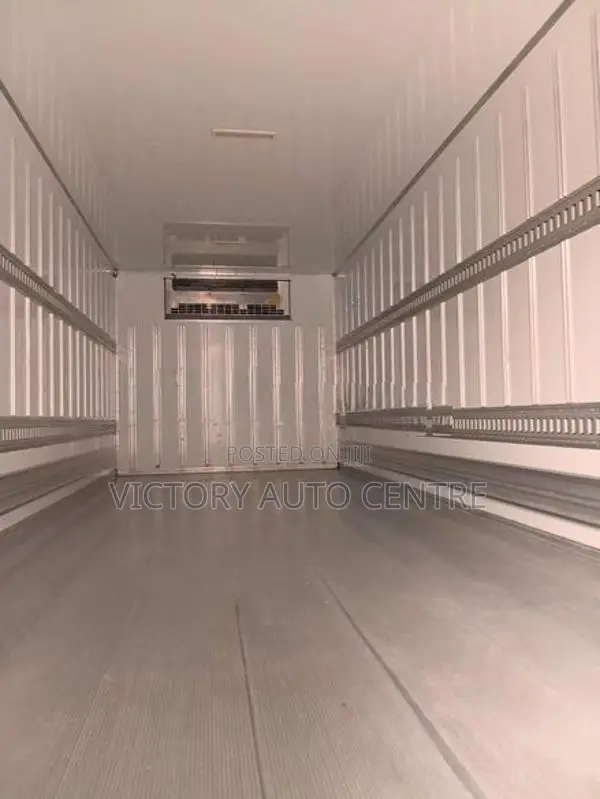Isuzu Forward freezer 2016