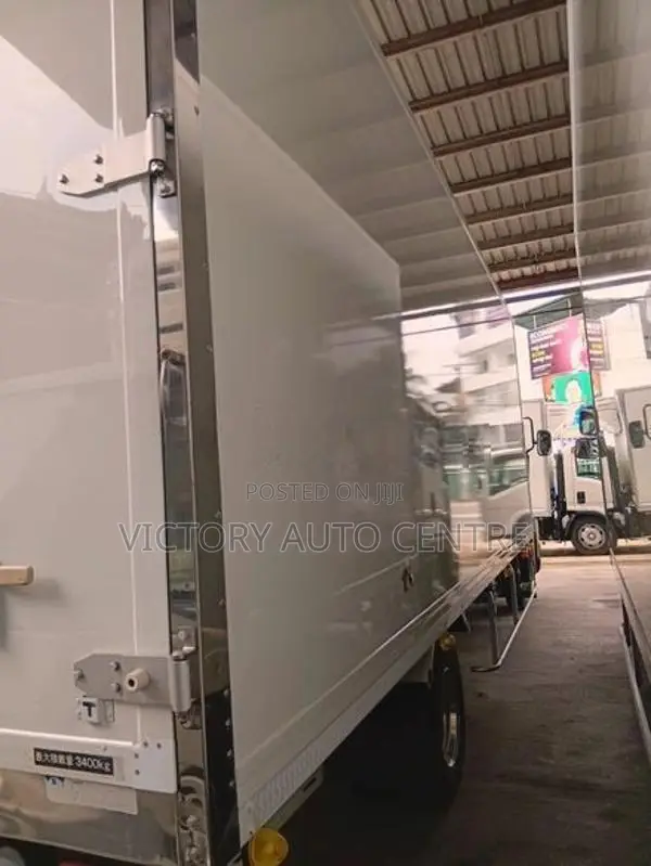 Isuzu Forward freezer 2016
