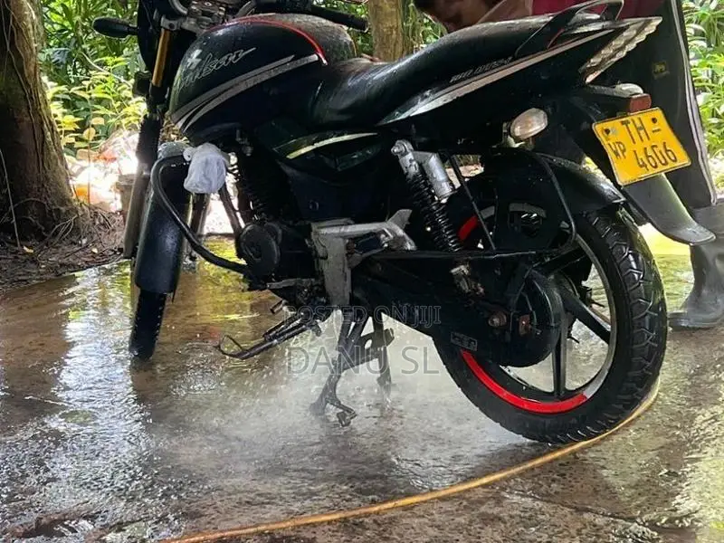 Bajaj Pulsar 180 2007