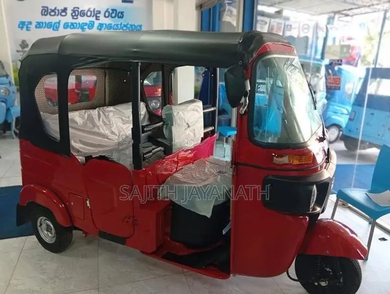 Bajaj RE (Carb) model 2026