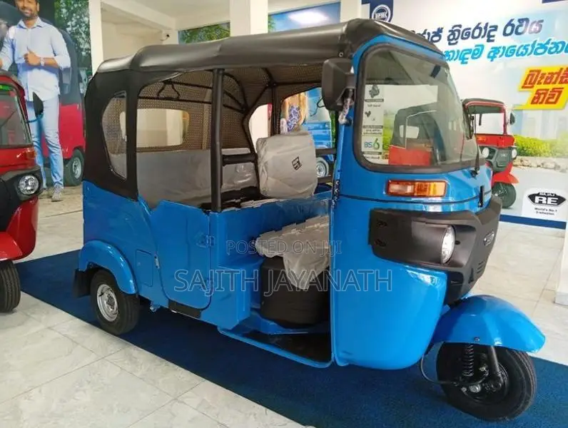Bajaj RE (Carb) model 2026