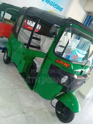Bajaj RE (Carb) model 2026