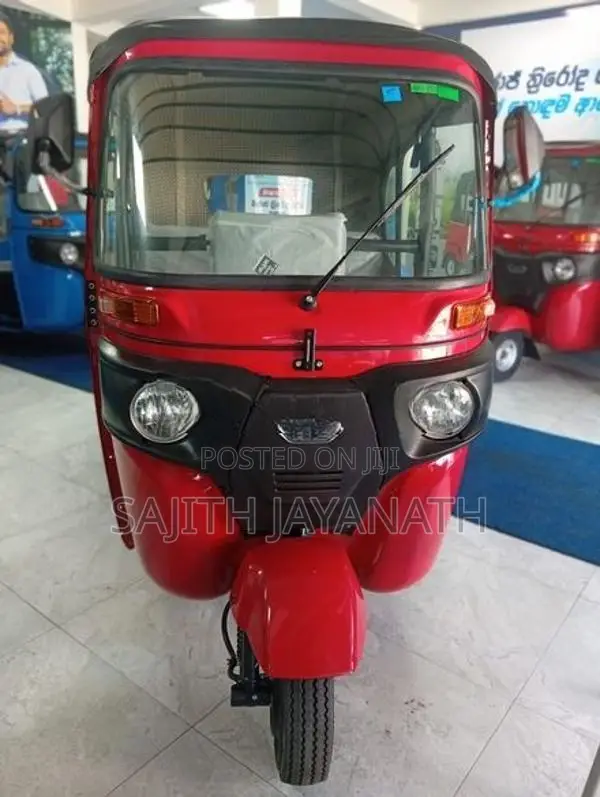 Bajaj RE (Carb) model 2026