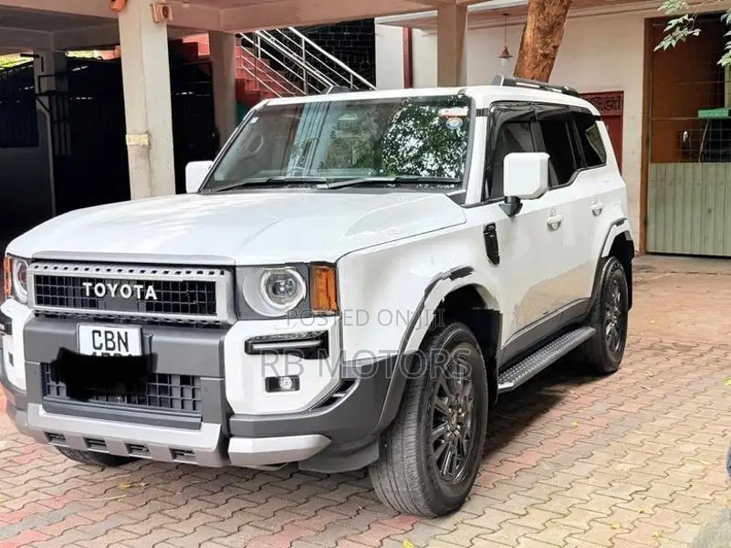 Toyota Land Cruiser Prado 250 VX 2024