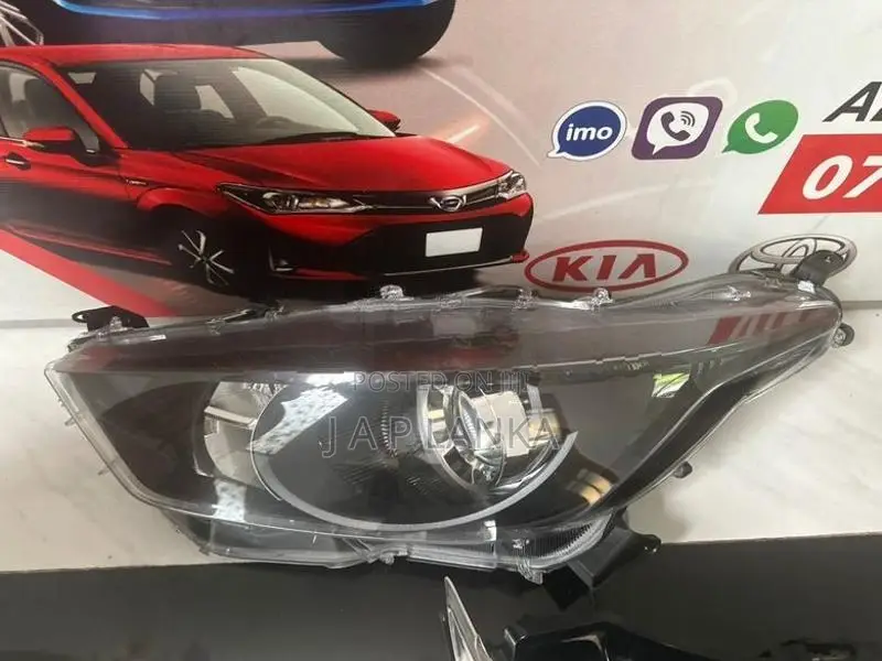 Yaris 210 Headlight