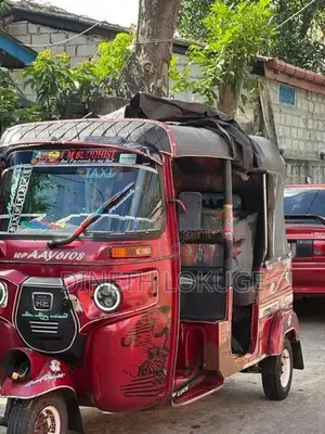 Bajaj RE 2015