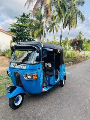 Bajaj RE 2011