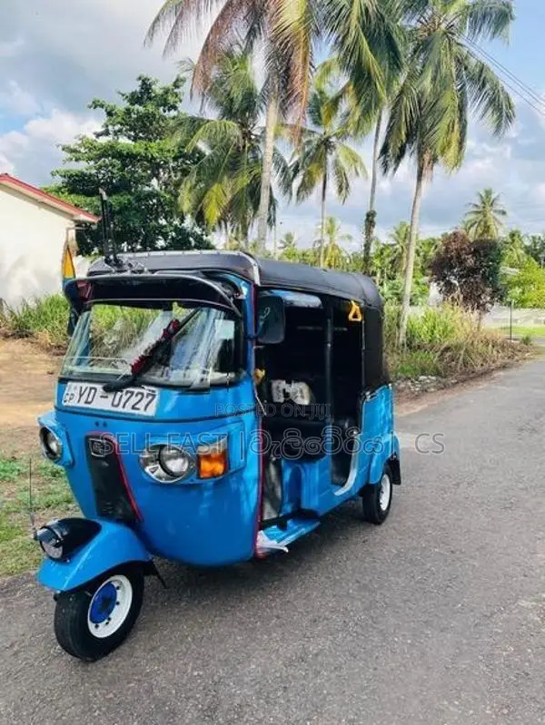 Bajaj RE 2011