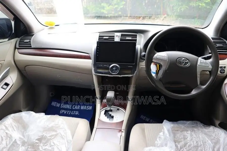 Toyota Premio 2011