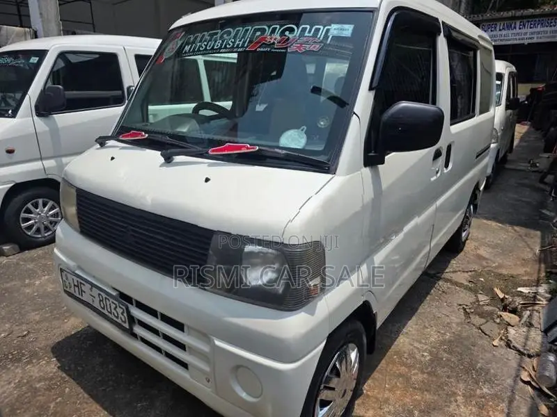 Mitsubishi Minicab 2001