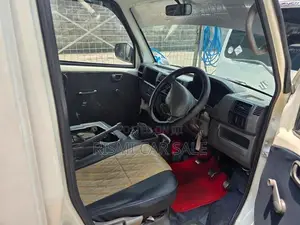 Mitsubishi Minicab 2001
