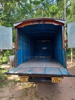Isuzu Elf NKR 1985